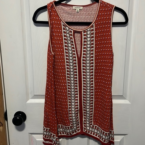 3/$20 max studio  small orange tank - Picture 1 of 3